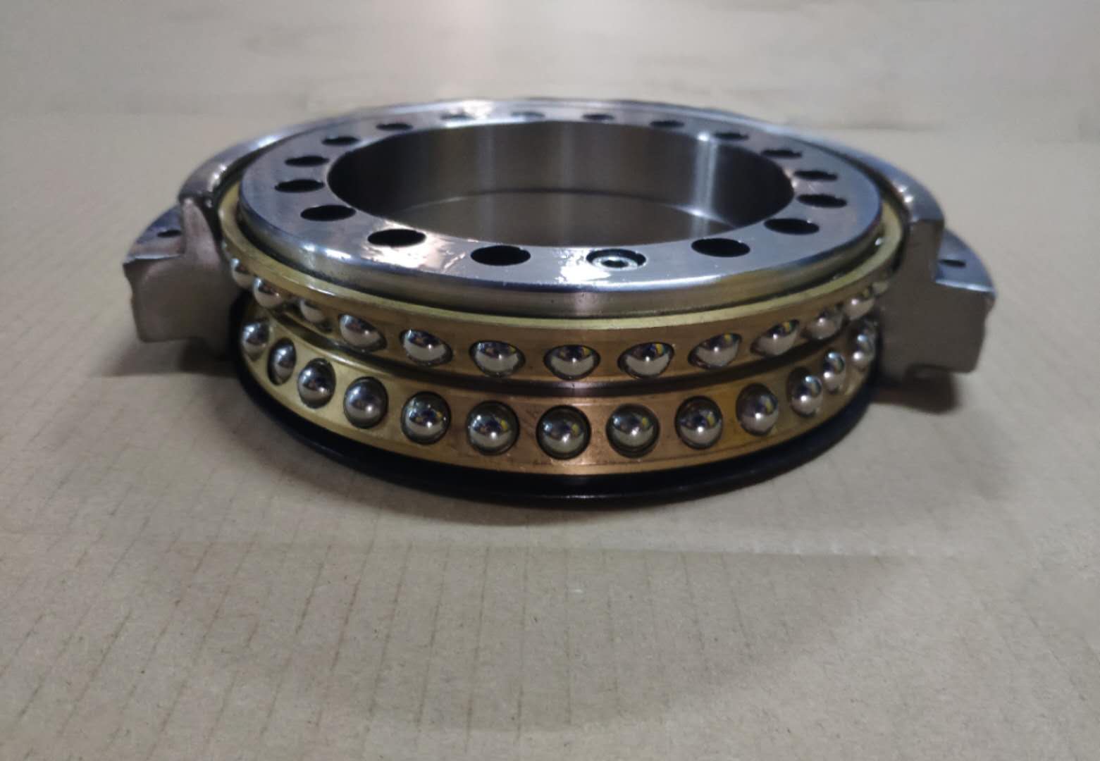 薄壁軸承的知識(shí)(圖1) 薄壁軸承的知識(shí)(圖1)